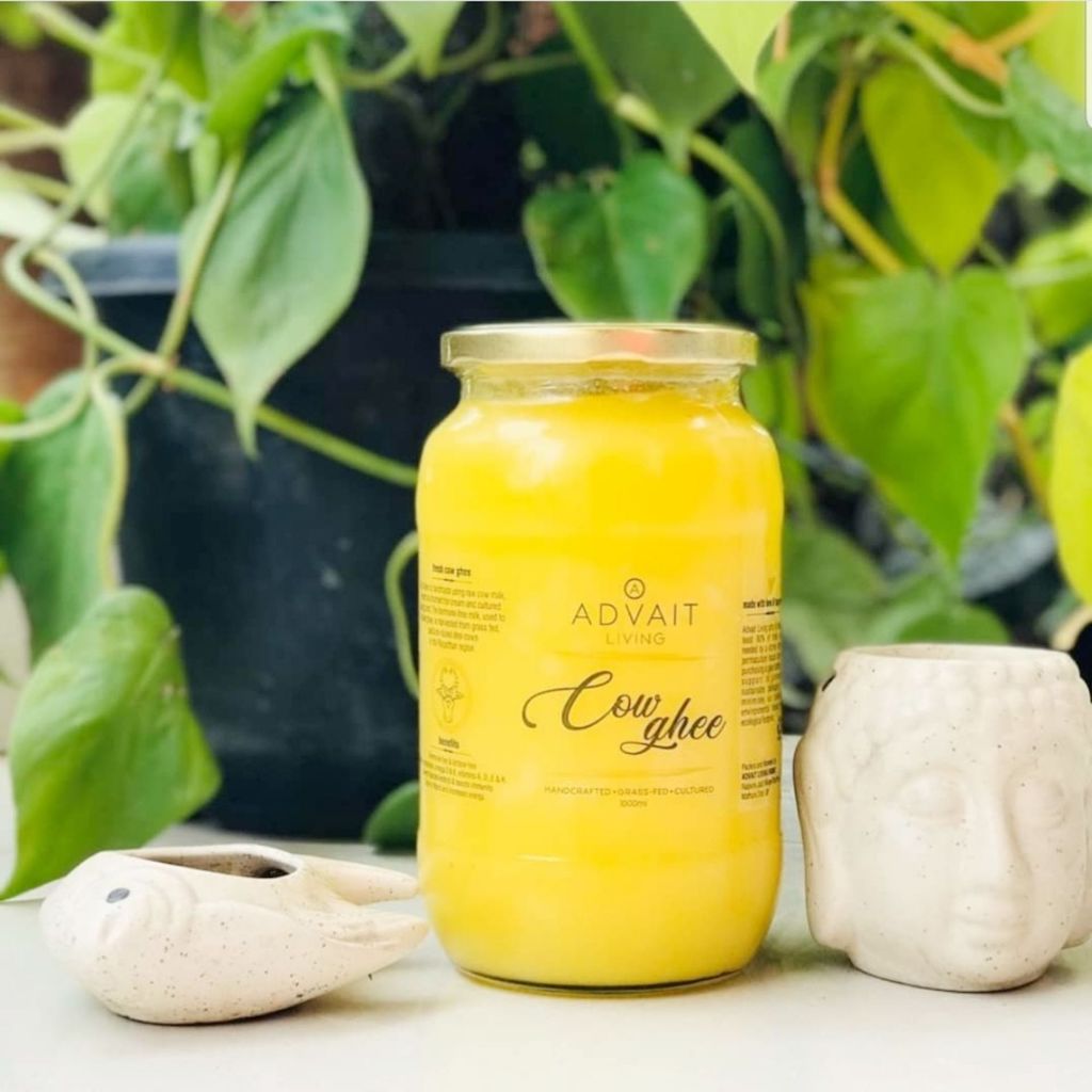 a2 cow ghee 1 Litre glass bottle full frontal view