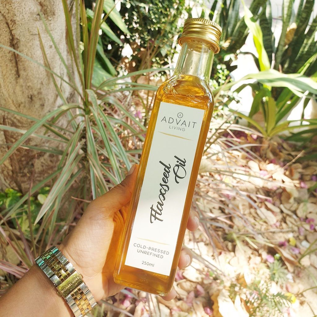 Cold Pressed Flaxseed Oil (अलसी का तेल) laxseed oil 250ml glass bottle front view 2
