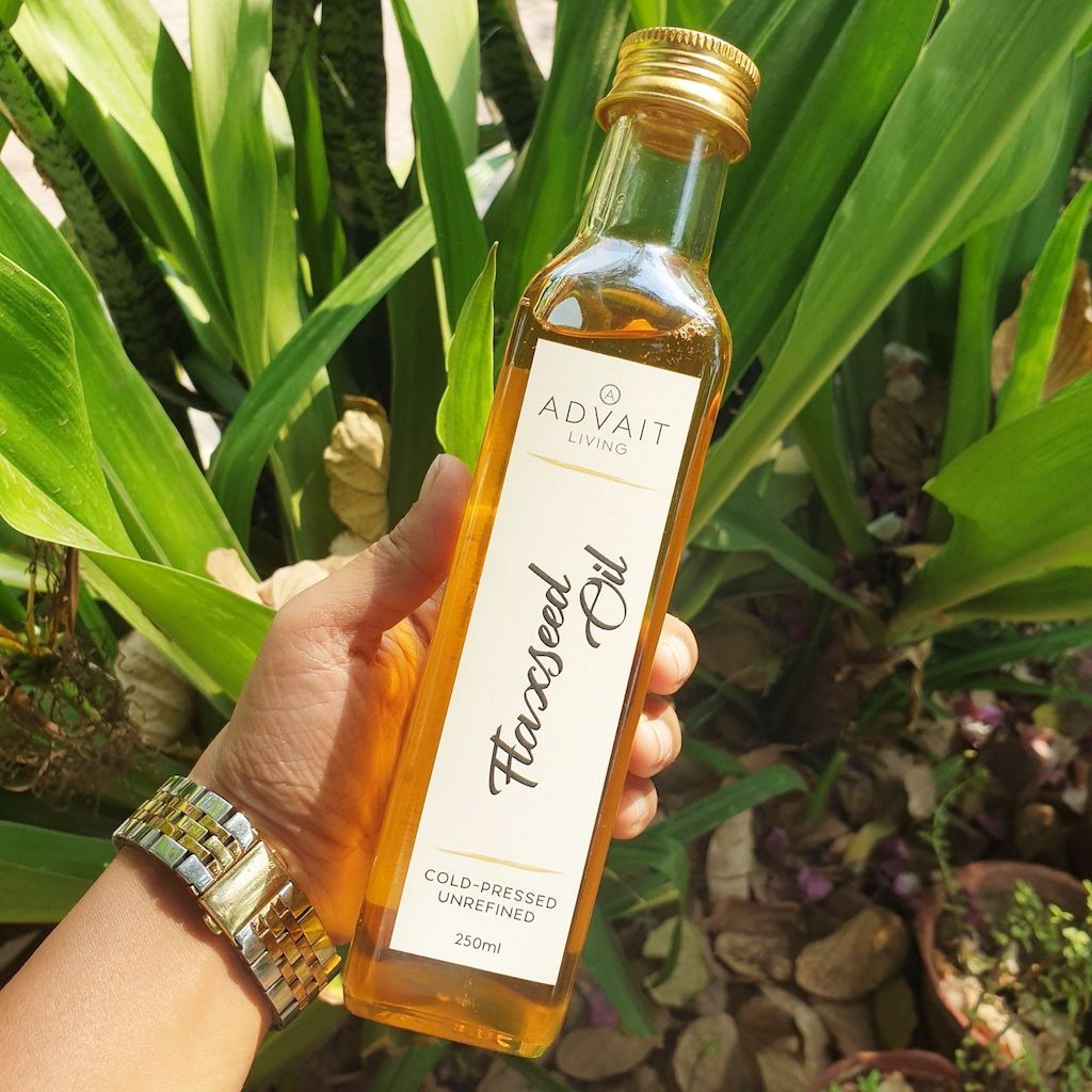 Cold Pressed Flaxseed Oil (अलसी का तेल) flaxseed oil 250ml glass bottle front view