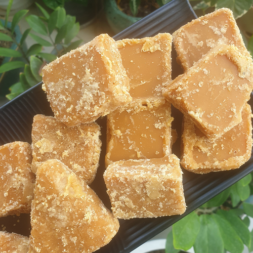 Organic Jaggery Cubes | No Additives | Chemical Free Processing | 400 Gms | Made From Fresh Sugarcane
