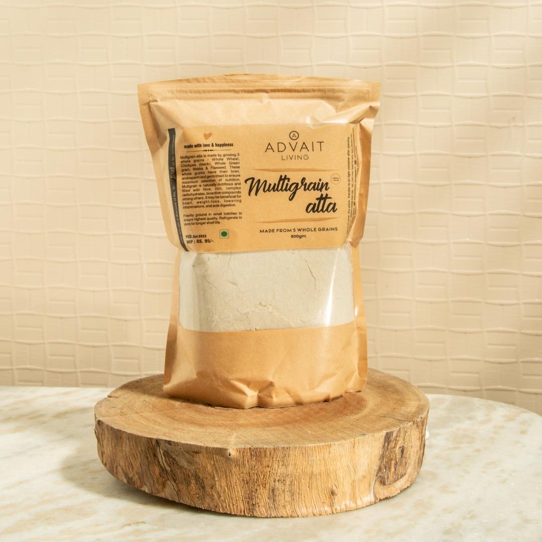 800g Packet of Unrefined Advait Living Multigrain Atta made from 5 whole grains.